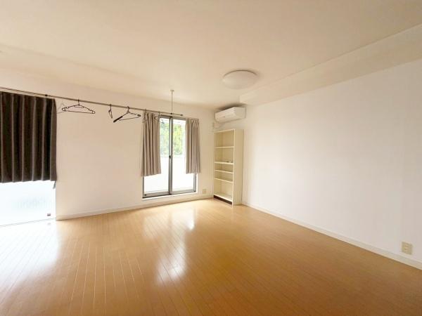 大阪市住吉区清水丘3丁目　中古戸建 内観写真（リビング以外の居室）