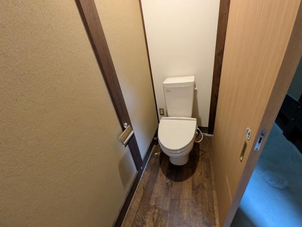 京都市中京区聚楽廻松下町　新築戸建 内観写真（トイレ）