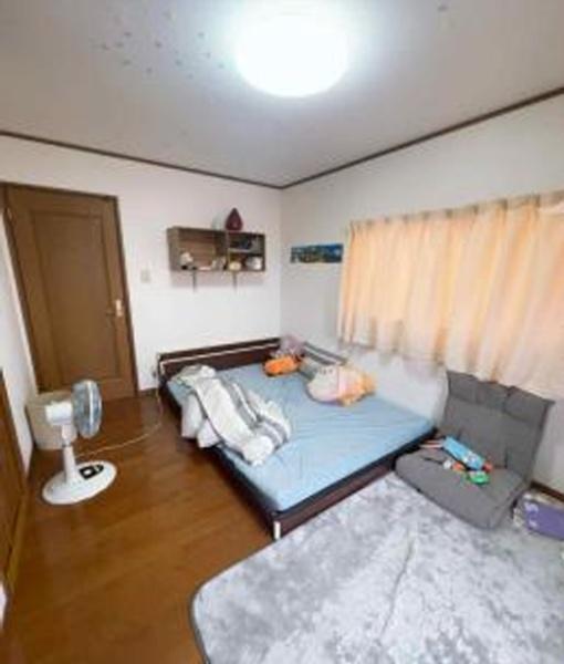 松原市天美西3丁目　中古戸建 内観写真（リビング以外の居室）