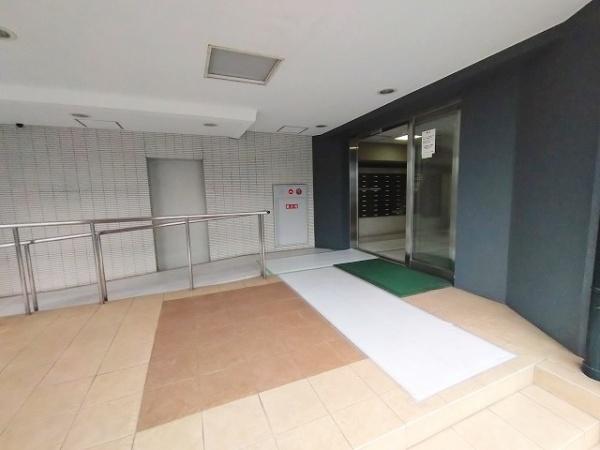 グリーンハイツ十三 共用部写真（エントランス）