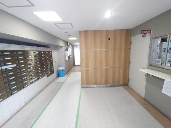 グリーンハイツ十三 共用部写真（エントランス）