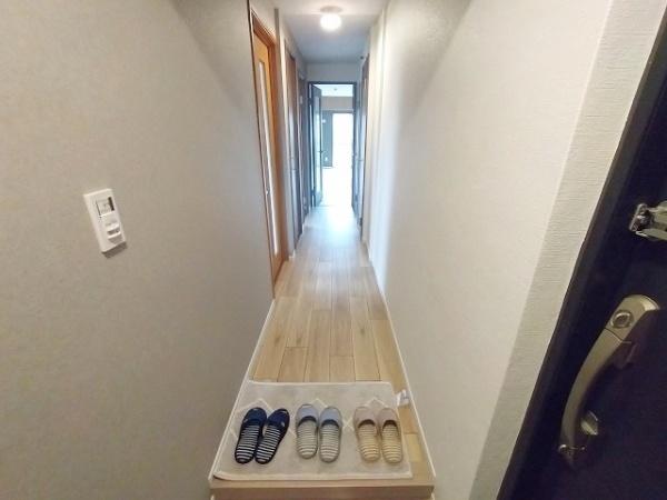 グリーンハイツ十三 現地写真（玄関）