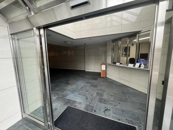 ルミエール西京極 共用部写真（エントランス）