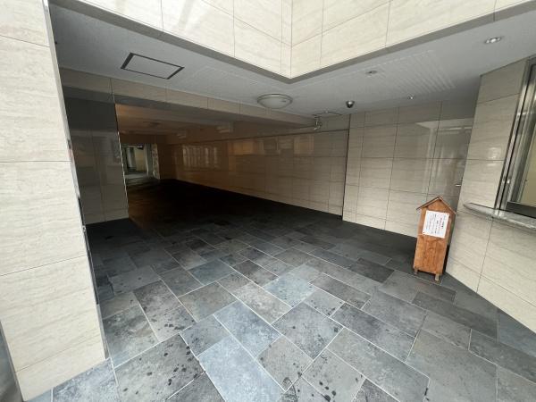ルミエール西京極 共用部写真（エントランス）