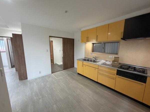 堺市西区山田2丁　中古戸建 内観写真（キッチン）