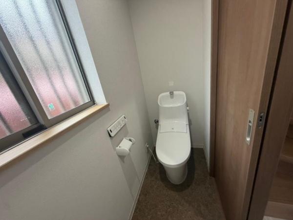 堺市西区山田2丁　中古戸建 内観写真（トイレ）