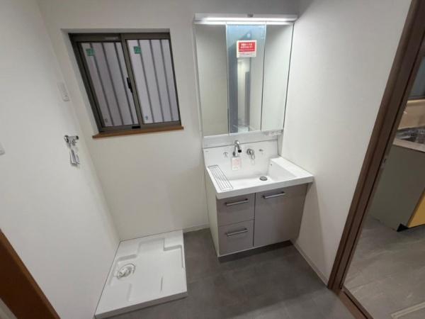堺市西区山田2丁　中古戸建 内観写真（洗面台・洗面所）