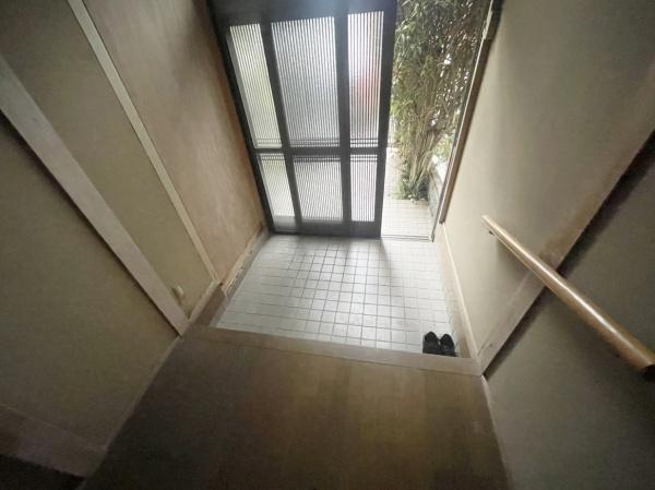 尼崎市尾浜町1丁目　中古戸建 現地写真（玄関）