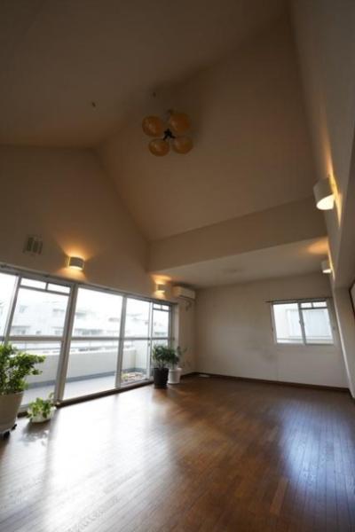 御池台第3次住宅 内観写真（リビング）