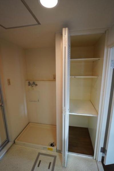 御池台第3次住宅 内観写真（収納）
