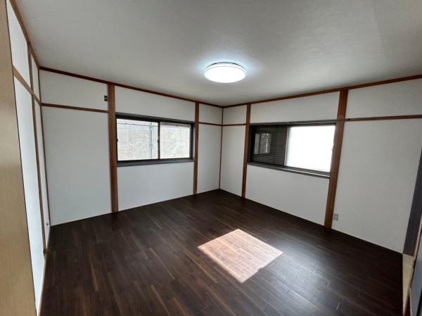岸和田市岡山町　中古戸建 内観写真（リビング以外の居室）