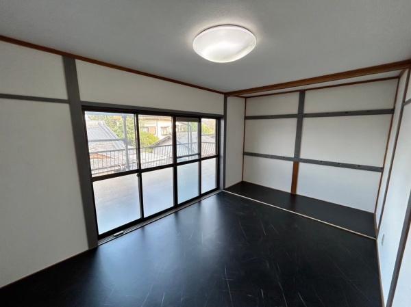 岸和田市岡山町　中古戸建 内観写真（リビング以外の居室）
