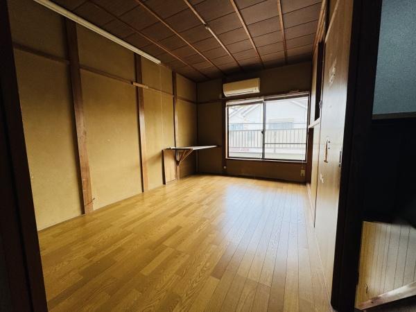 松原市天美北3丁目　中古戸建 内観写真（リビング以外の居室）