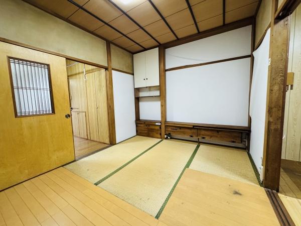 松原市天美北3丁目　中古戸建 内観写真（リビング以外の居室）