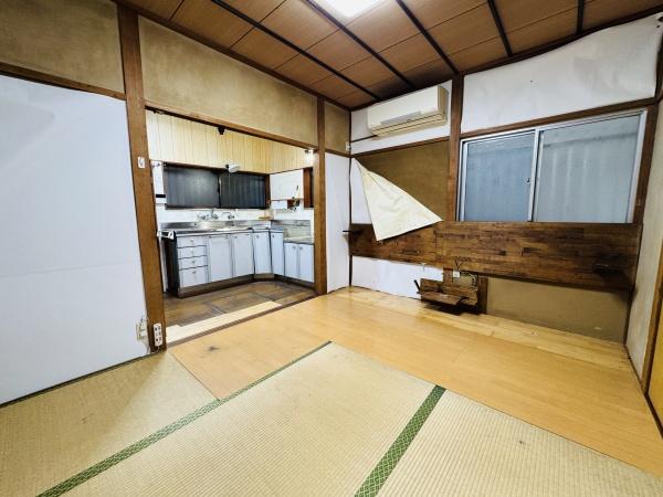 松原市天美北3丁目　中古戸建 内観写真（リビング以外の居室）