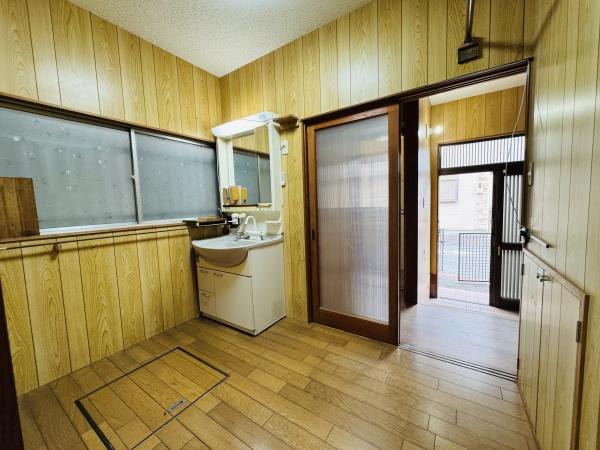 松原市天美北3丁目　中古戸建 内観写真（洗面台・洗面所）