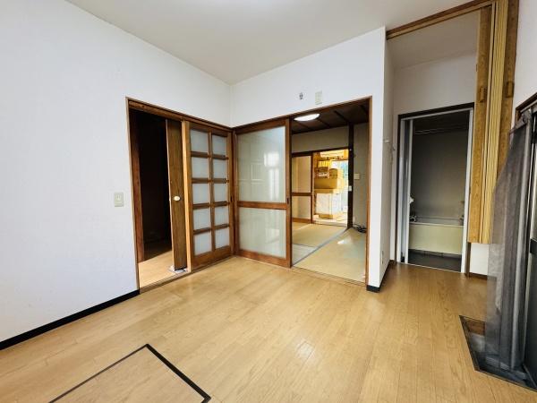 和泉市池上町2丁目　中古戸建 内観写真（リビング）