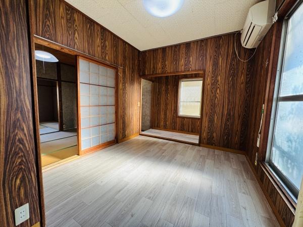 和泉市池上町2丁目　中古戸建 内観写真（リビング以外の居室）