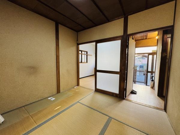 和泉市池上町2丁目　中古戸建 内観写真（リビング以外の居室）