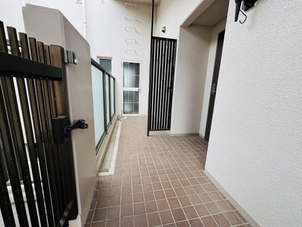 北助松第二次団地5棟 現地写真（玄関）