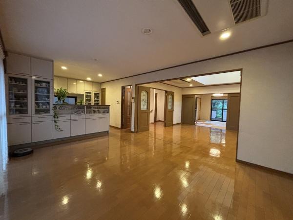 堺市中区深井北町　中古戸建 内観写真（リビング）