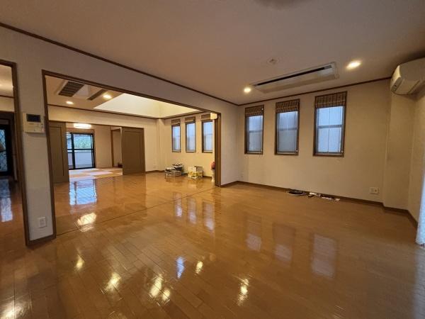 堺市中区深井北町　中古戸建 内観写真（リビング）