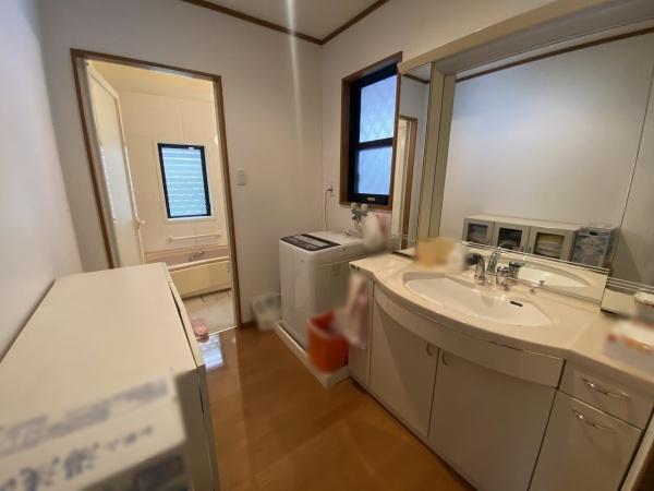 堺市中区深井北町　中古戸建 内観写真（洗面台・洗面所）