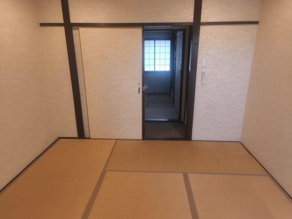 京都市伏見区深草勧進橋町　中古戸建 内観写真（リビング以外の居室）