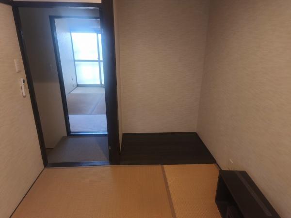 京都市伏見区深草勧進橋町　中古戸建 内観写真（リビング以外の居室）
