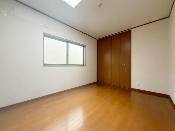 大阪市東住吉区中野2丁目　中古戸建 内観写真（リビング以外の居室）