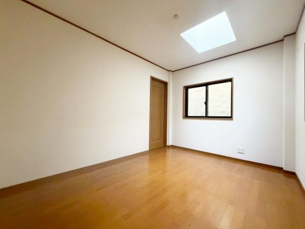 大阪市東住吉区中野2丁目　中古戸建 内観写真（リビング以外の居室）
