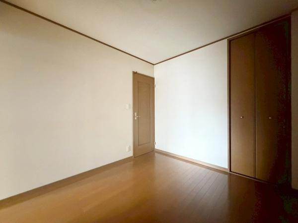 大阪市東住吉区中野2丁目　中古戸建 内観写真（リビング以外の居室）