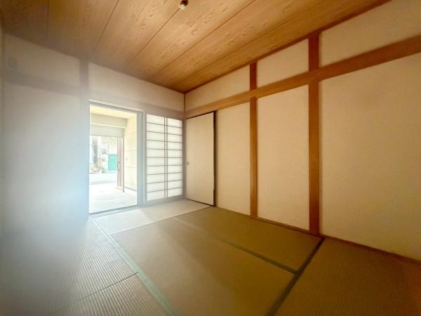 大阪市東住吉区中野2丁目　中古戸建 内観写真（リビング以外の居室）