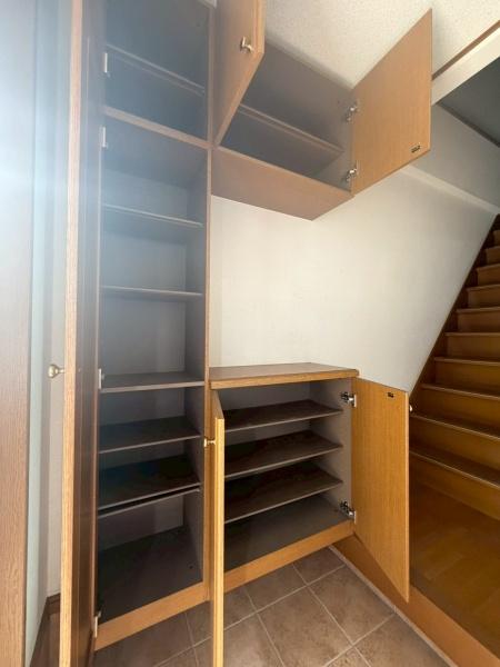 大阪市東住吉区中野2丁目　中古戸建 内観写真（収納）