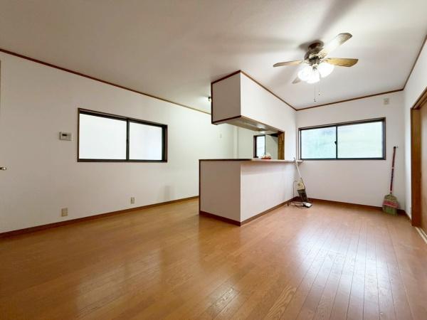 大阪市西成区南津守4丁目　中古戸建 内観写真（リビング）