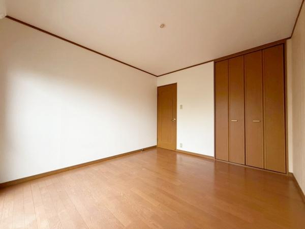 大阪市西成区南津守4丁目　中古戸建 内観写真（リビング以外の居室）
