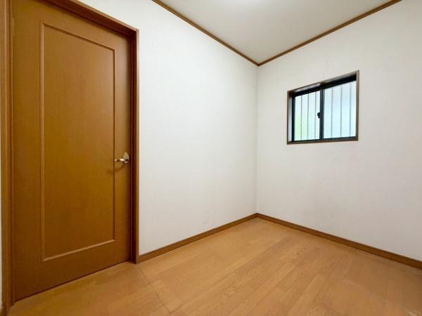 大阪市西成区南津守4丁目　中古戸建 内観写真（リビング以外の居室）