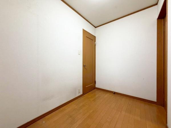 大阪市西成区南津守4丁目　中古戸建 内観写真（リビング以外の居室）