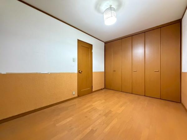 大阪市西成区南津守4丁目　中古戸建 内観写真（リビング以外の居室）