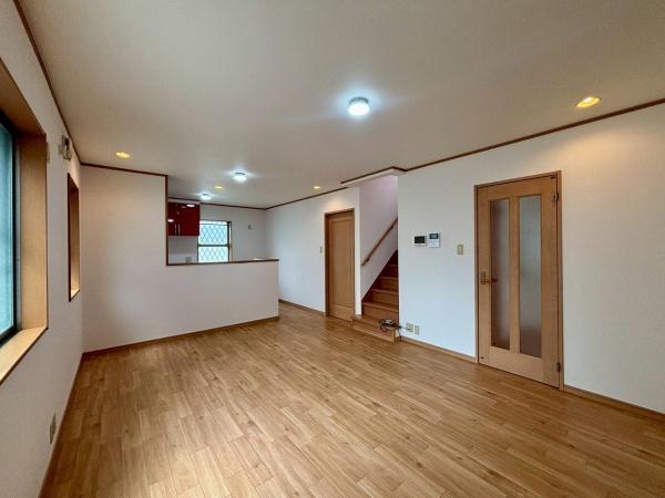 堺市中区八田北町　中古戸建 内観写真（リビング）