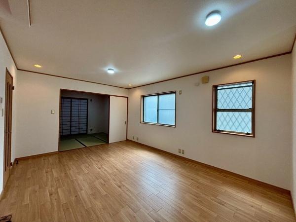 堺市中区八田北町　中古戸建 内観写真（リビング）