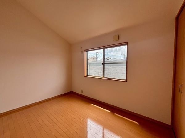 堺市中区八田北町　中古戸建 内観写真（リビング以外の居室）