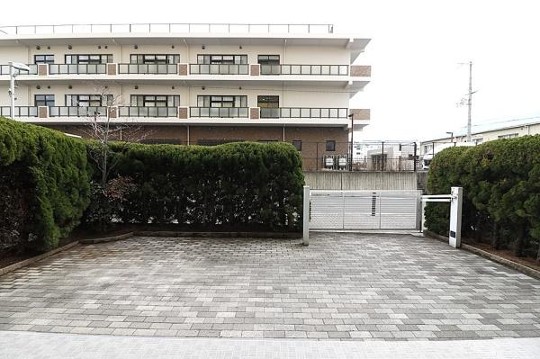 プレステ15番館鶴見緑地 共用部写真（駐車場）