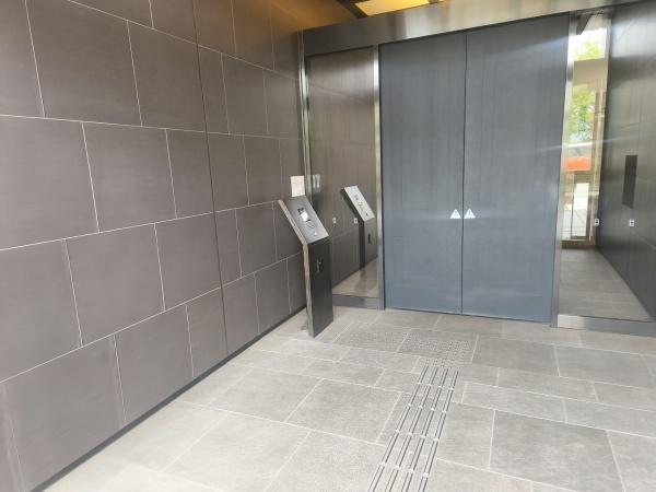 イニシア桂大橋 共用部写真（エントランス）