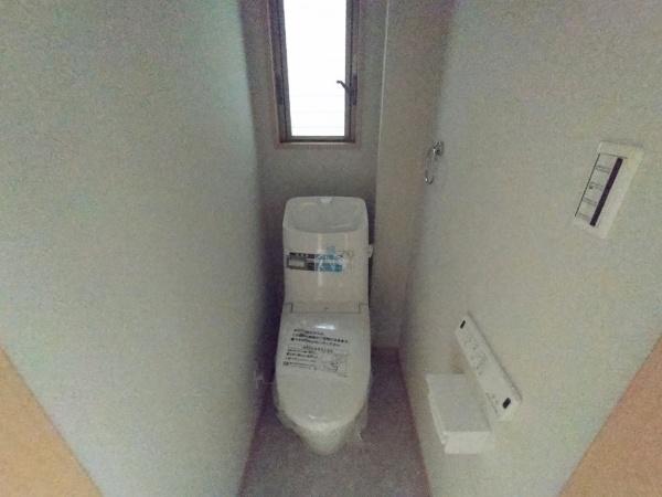 大阪市大正区南恩加島3丁目　中古戸建 内観写真（トイレ）