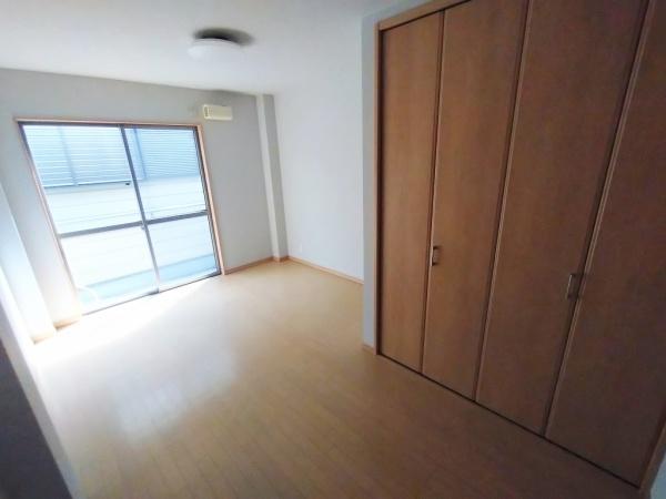 大阪市大正区南恩加島3丁目　中古戸建 内観写真（リビング以外の居室）
