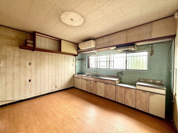 和泉市上町　中古戸建 内観写真（リビング）