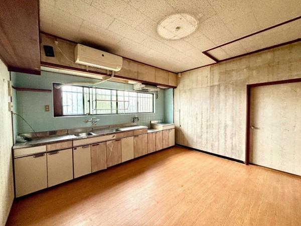 和泉市上町　中古戸建 内観写真（リビング）