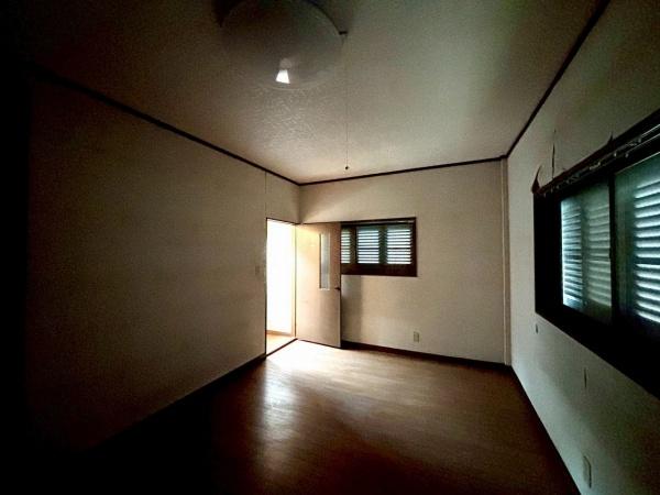 和泉市上町　中古戸建 内観写真（リビング以外の居室）