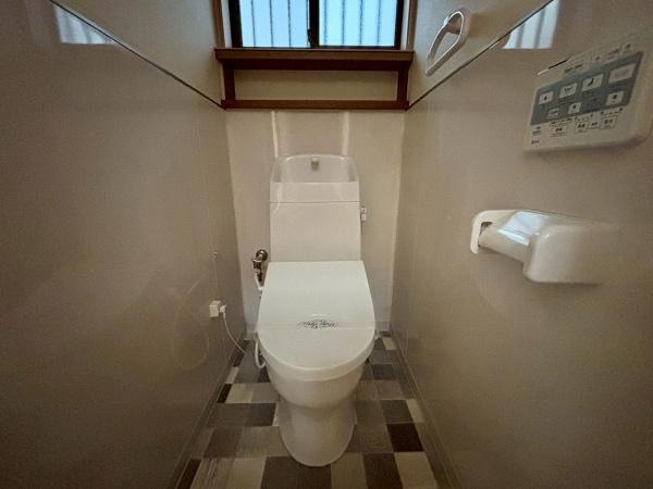 松原市三宅中3丁目　中古戸建 内観写真（トイレ）